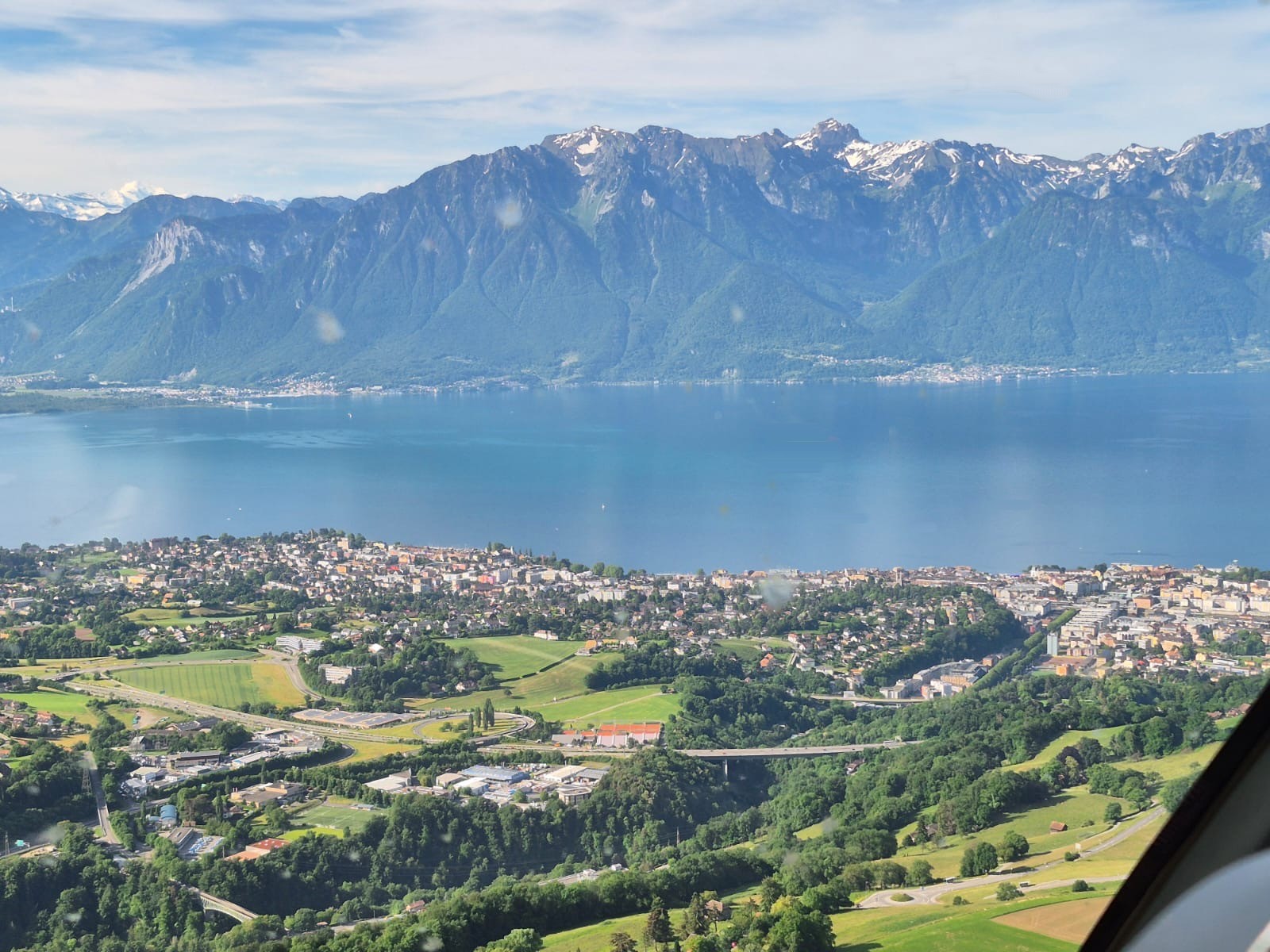 Vol en hélicoptère au-dessus de Montreux et du lac Léman