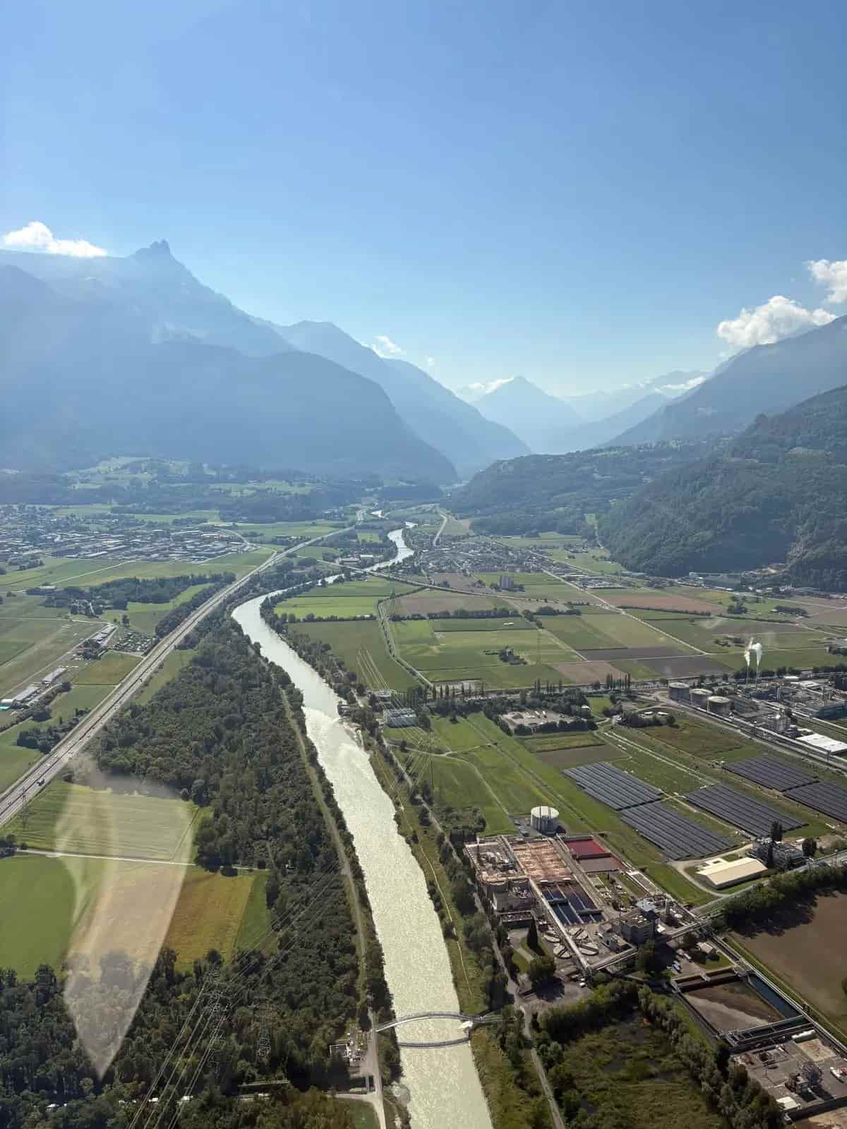 Vue aérienne du Chablais vers le Valais