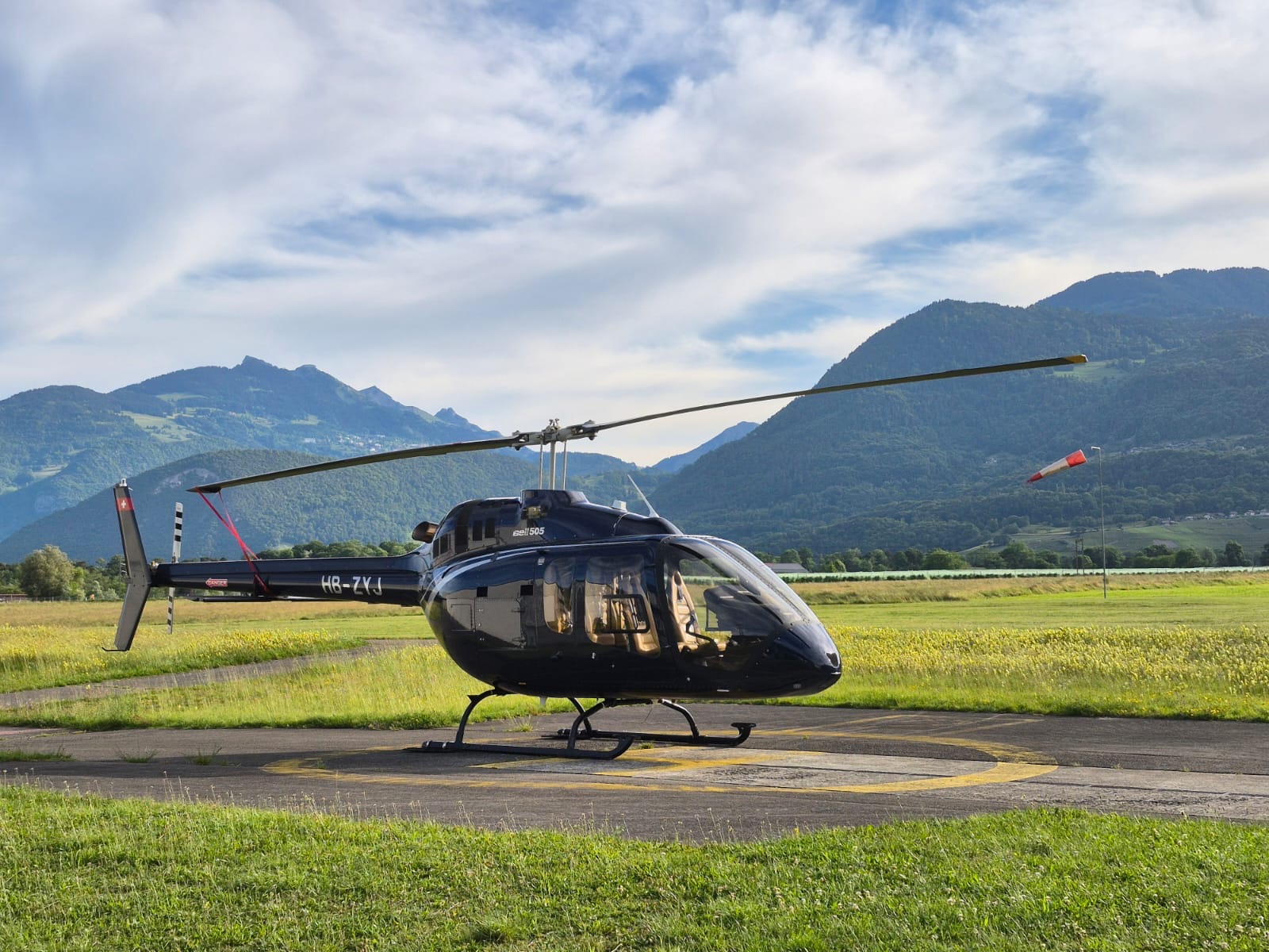 Bell 505 Jet Ranger X - Vue extérieure