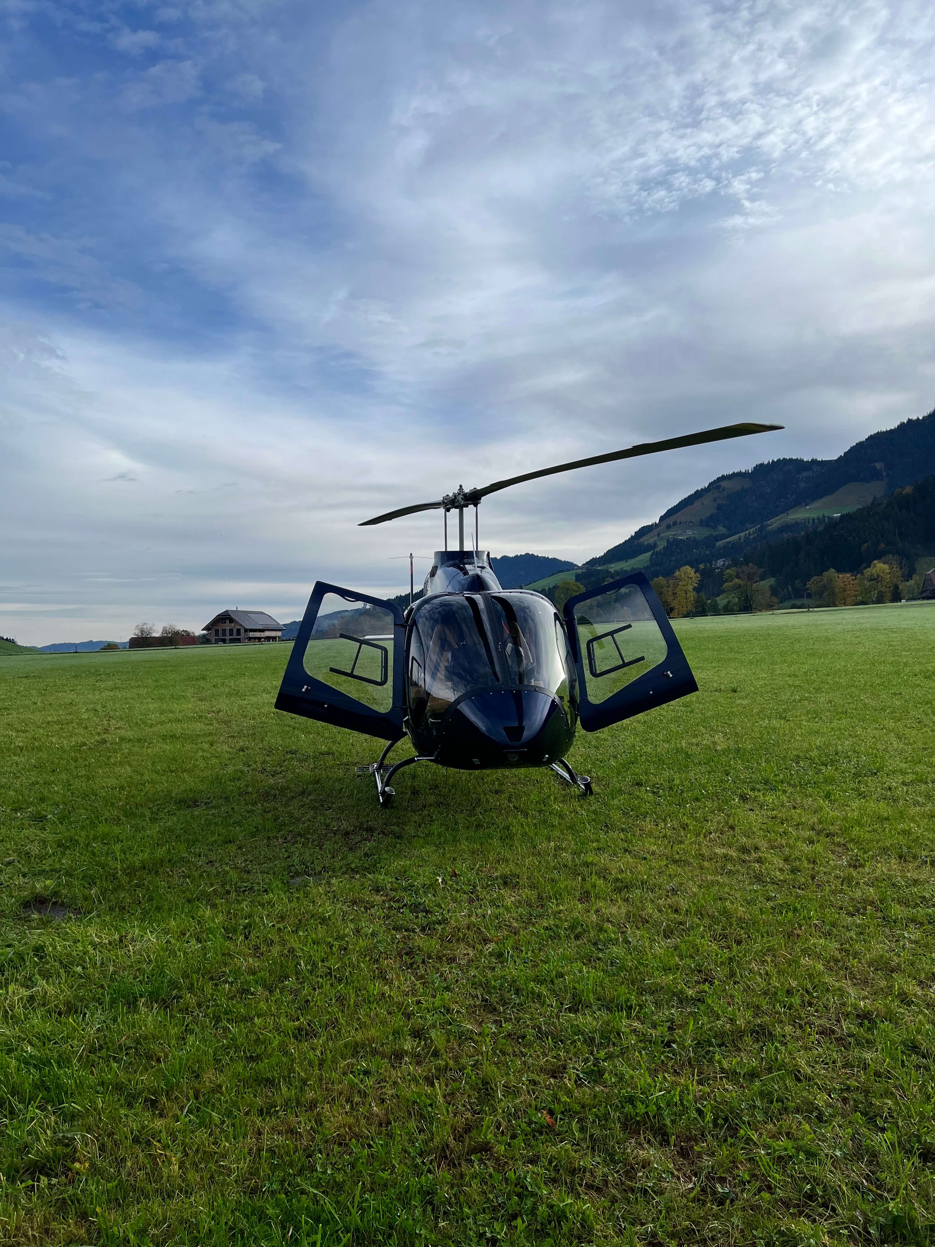 Bell 505 Jet Ranger X - Vue de face