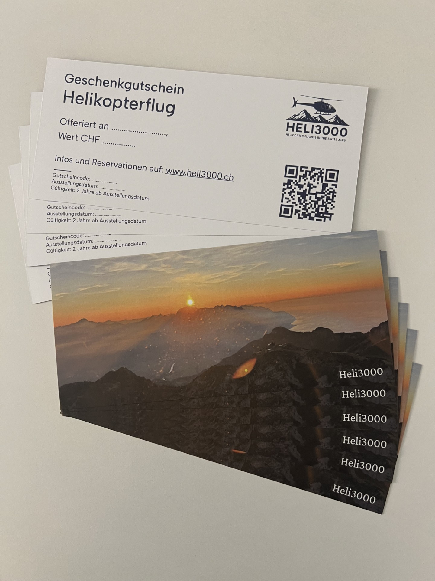 Geschenkidee von Heli3000 als Wertgutschein für Helikopterflüge in der Schweiz